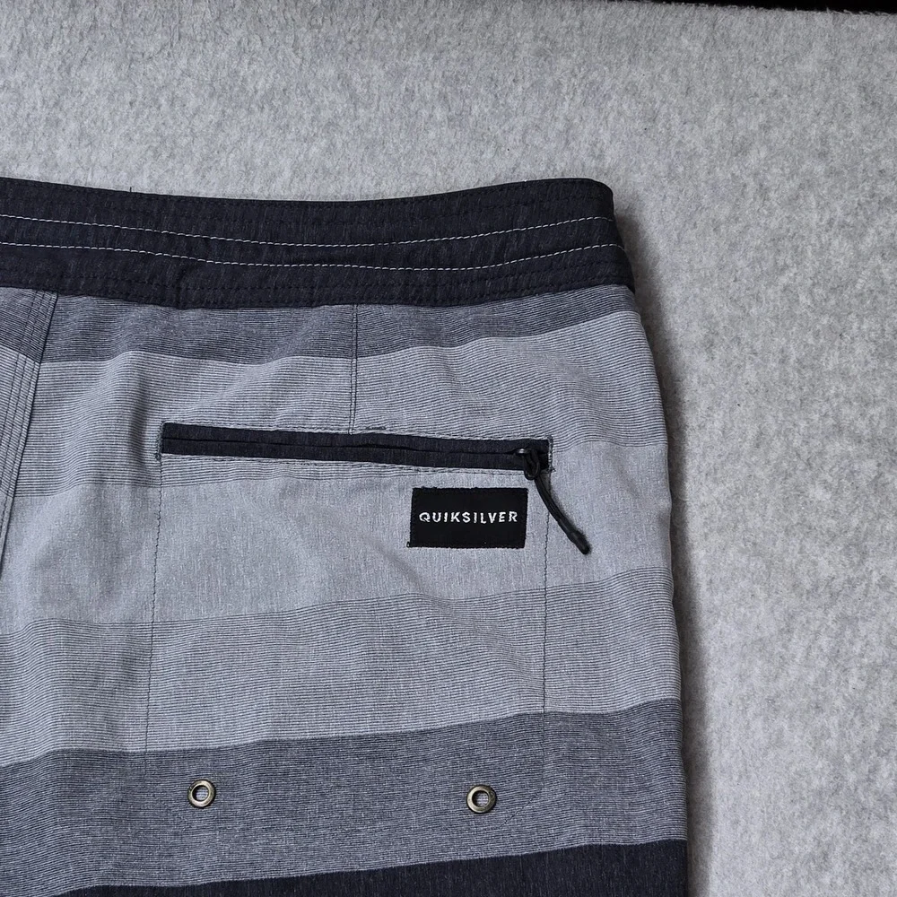 Quiksilver Men Swimwear  32‎ Gray Striped Beach Shorts Zipper 9